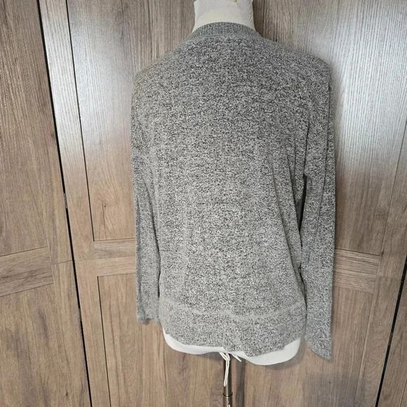 Lucky Brand women gray free fit pullover - Picture 4 of 9